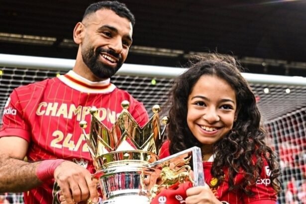 محمد صلاح وابنته مكة