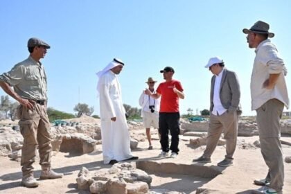 اكتشاف معبد