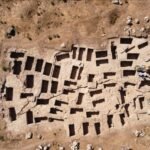 اكتشاف 60 مقبرة صورة أرشيفية