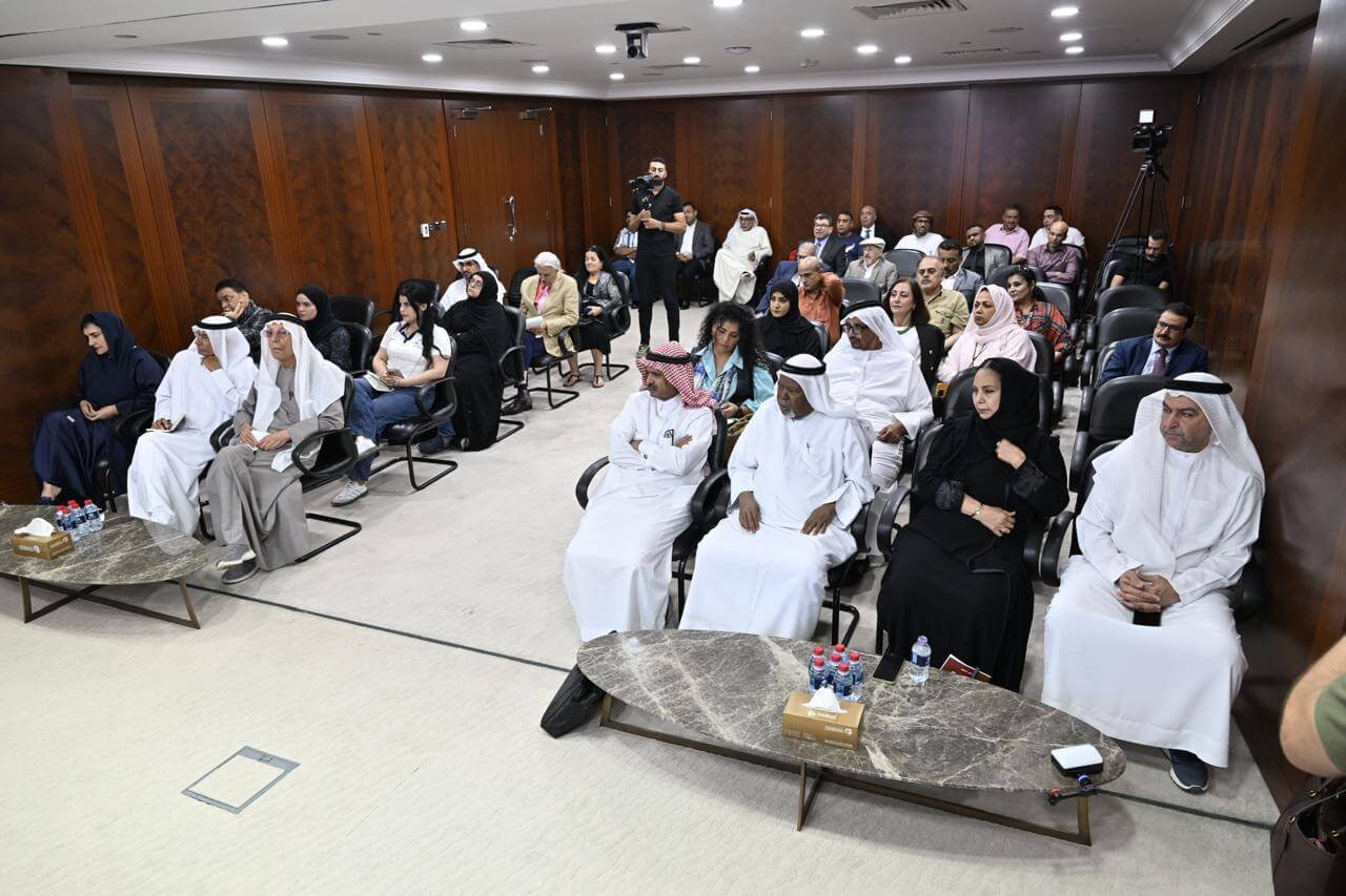 حضور الندوة 