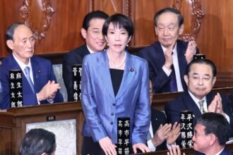 تاكايشي أول إمرأة تتولي منصب رئاسة حكومة اليابان