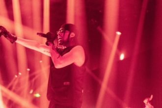 EZOW يشعل الأجواء بفيديو كليب جديد لأحدث أغانيه "That’s A Lot"