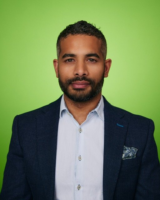 سيمون بيترز، محلل العملات الرقمية في إيتورو