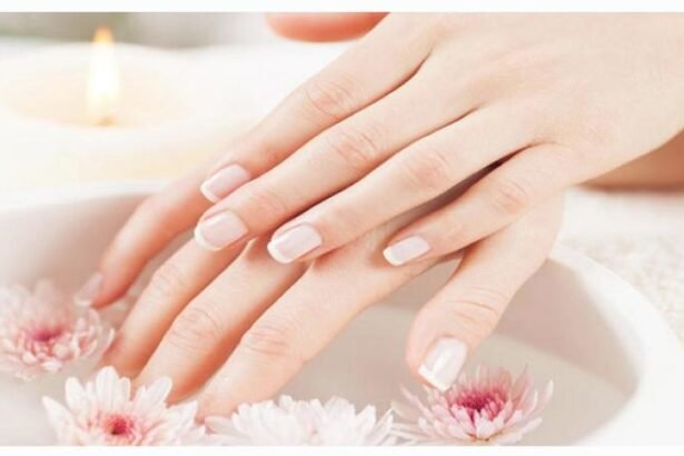 وصفات طبيعية تمنح يديكِ ملمسًا ناعمًا