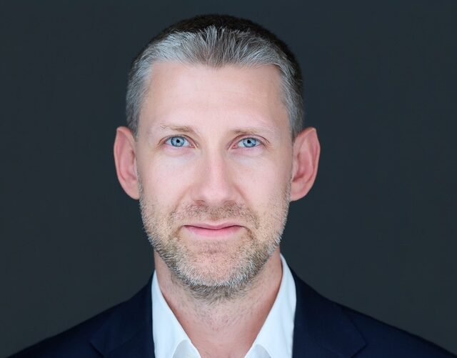 بافل سبيرين، الرئيس التنفيذي للنمو في مجموعة روسترو