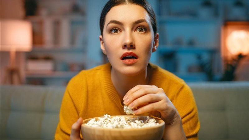 الأكل أمام التلفاز