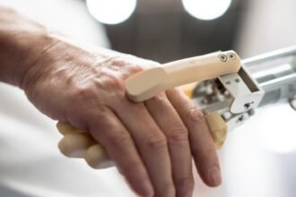 جلداً إلكترونياً