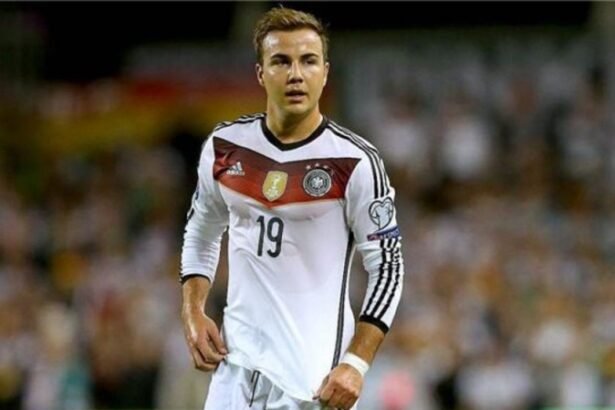 تمديد عقد جوتزه