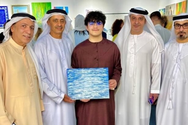 معرض فني جماعي
