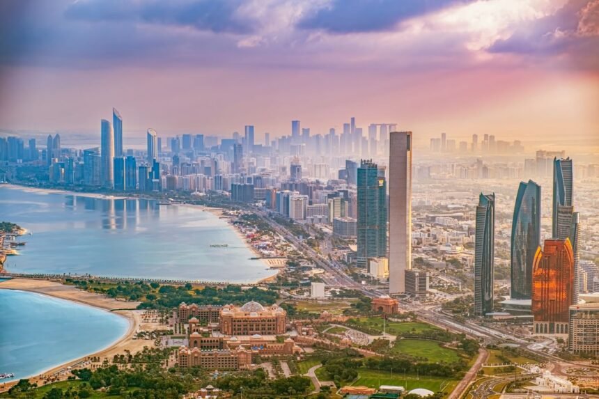 أبوظبي سياحة 2025