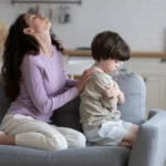 أخطاء تربوية مع الأطفال