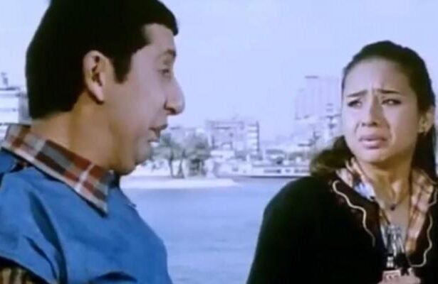 غبي منه فيه