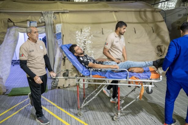 المستشفى الإماراتي العائم في العريش يستقبل 5 حالات جديدة من قطاع غزة