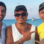 الفنان مصطفى قمر