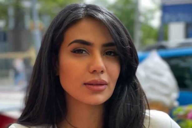 الفنانة السعودية لبنى عبدالعزيز